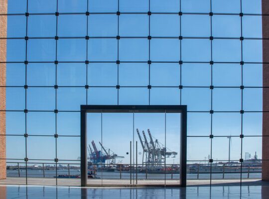 Glas en geluidslekken in huis